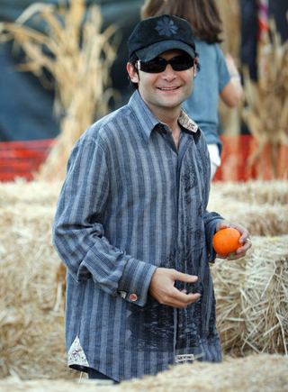 Illustration for article titled Celebrities Love L.A. Pumpkin Patch, Paparazzi Be Damned